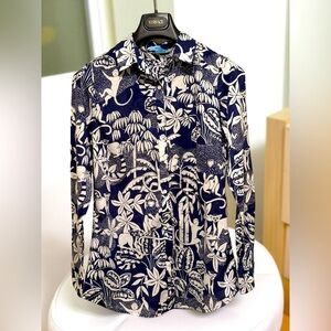 J. Mclaughlin EUC Size S Blue & White Floral Monkey Button Down Blouse (0656)